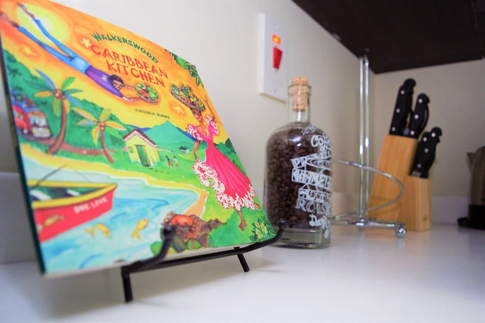 New Kingston Luxury Apt The Bromptons