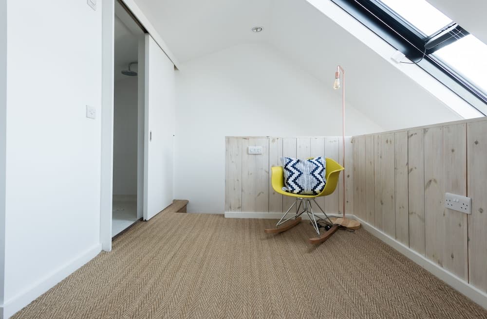 The Cliffside Loft - Distinctly Modern 3BDR Riverside Home