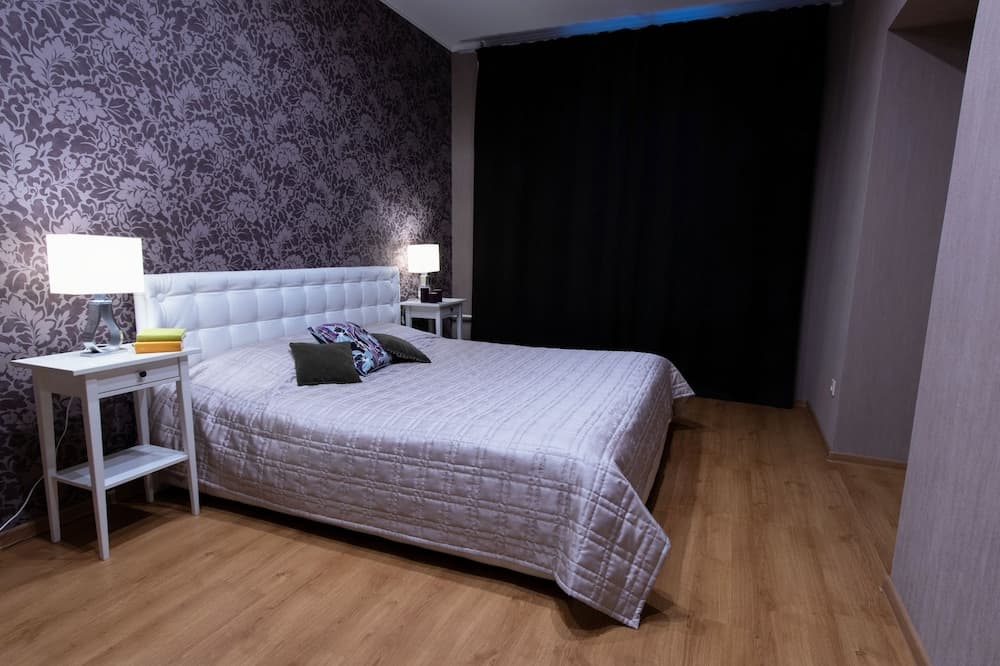 Home4day Central Apartment on Nevsky Prospekt