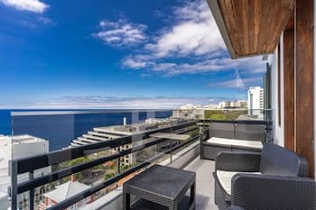 Monumental Apartment