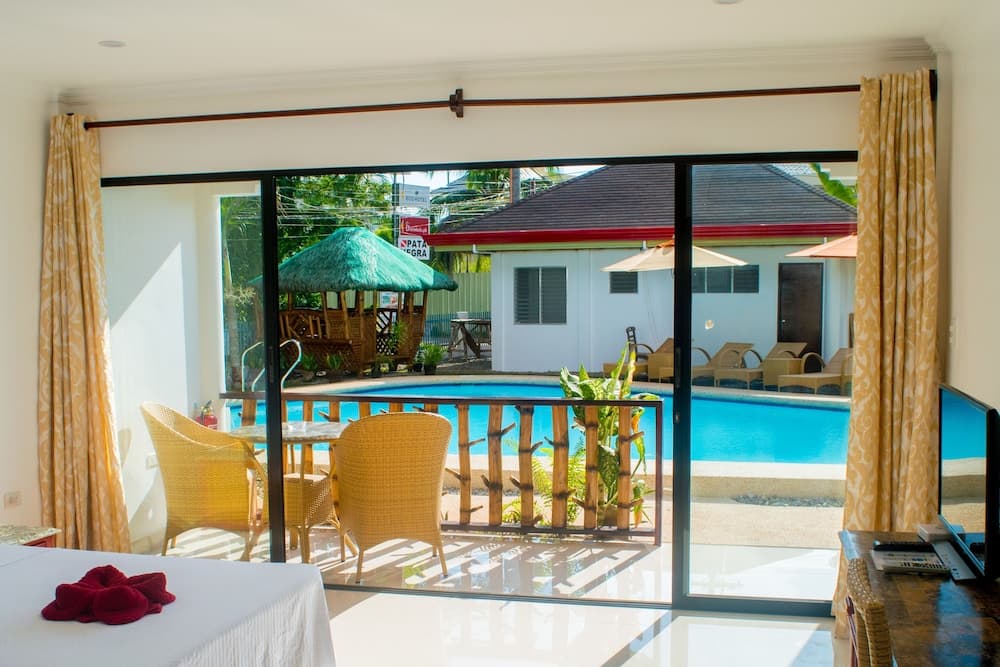 Alona Vida Beach Hill