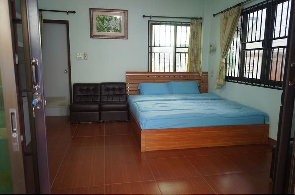 Three Moons Homestay