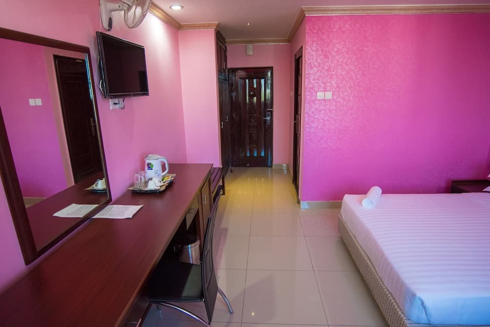 Euro Hotel and Apartments