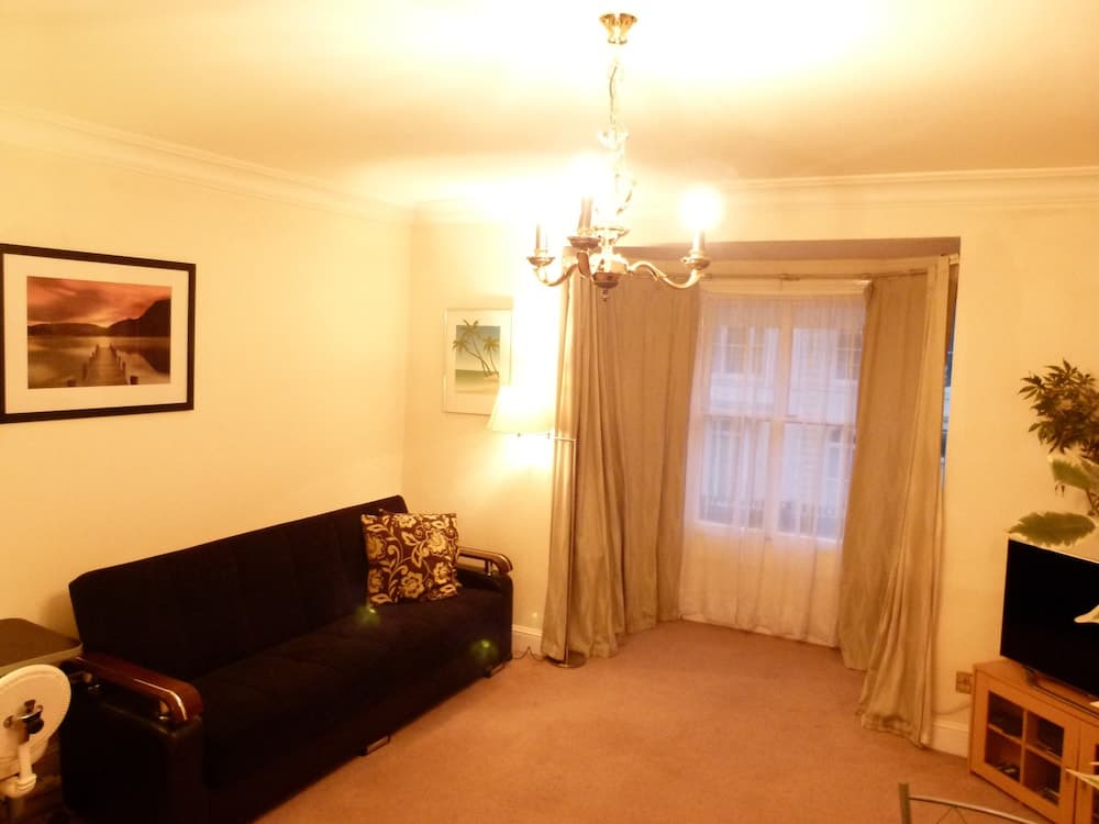 SS Property Hub - Central London Family Apartment