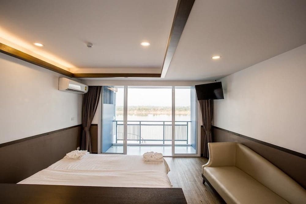 Blu Hotel Nakhon Phanom