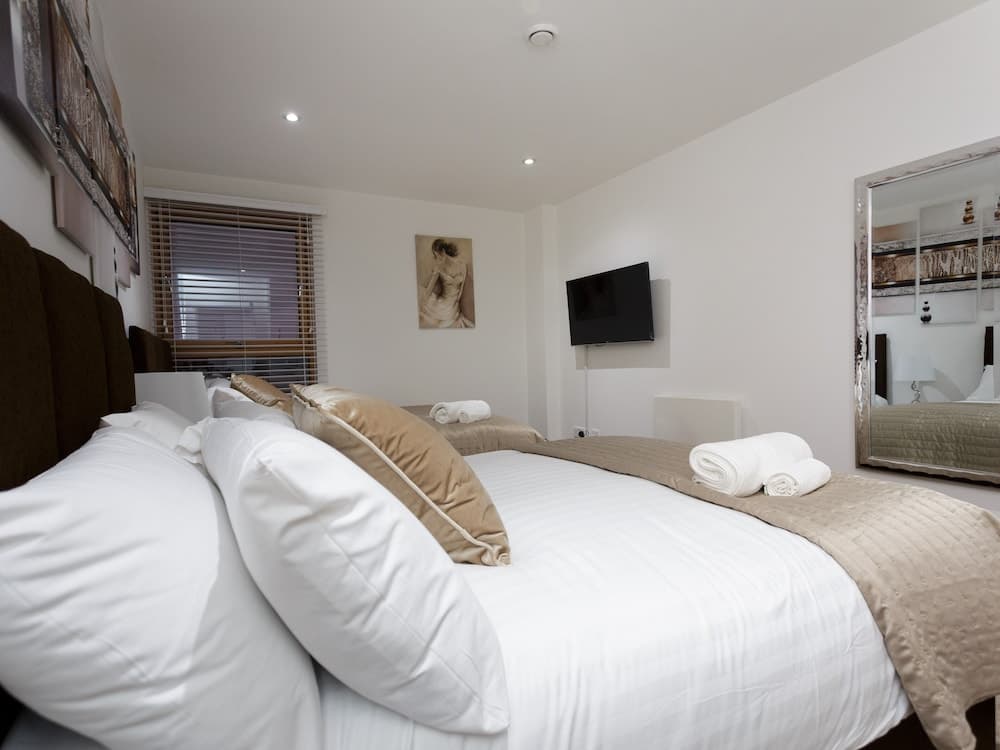 Live in Leeds Sky Penthouse