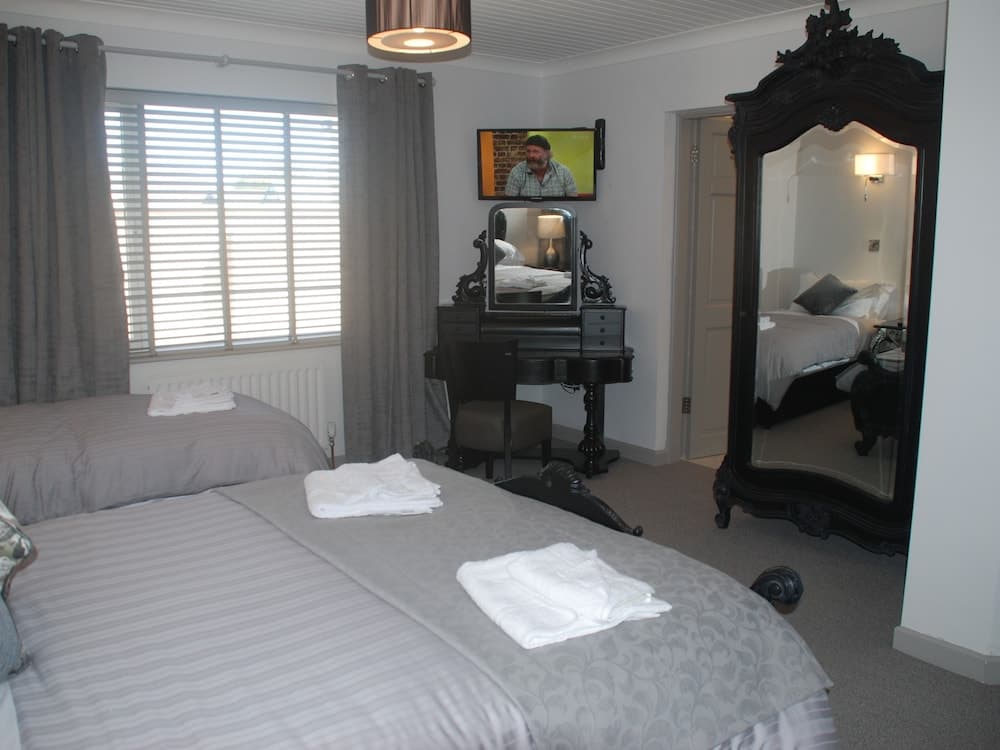 Tuskar House by the Sea