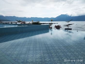 Hotel Maninjau Indah