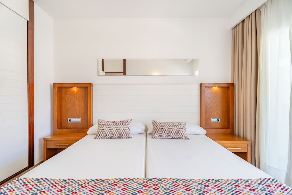 Apartamentos Cabau Altair