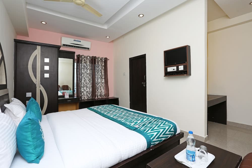 OYO 10188 Hotel DS Grand Inn