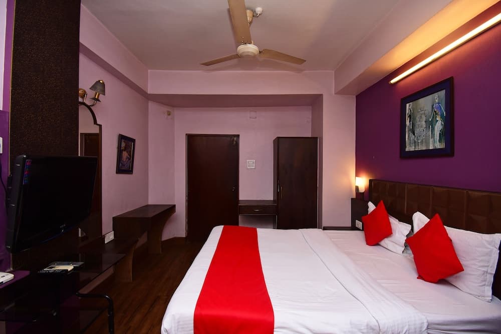 OYO 2510 near Camac Street