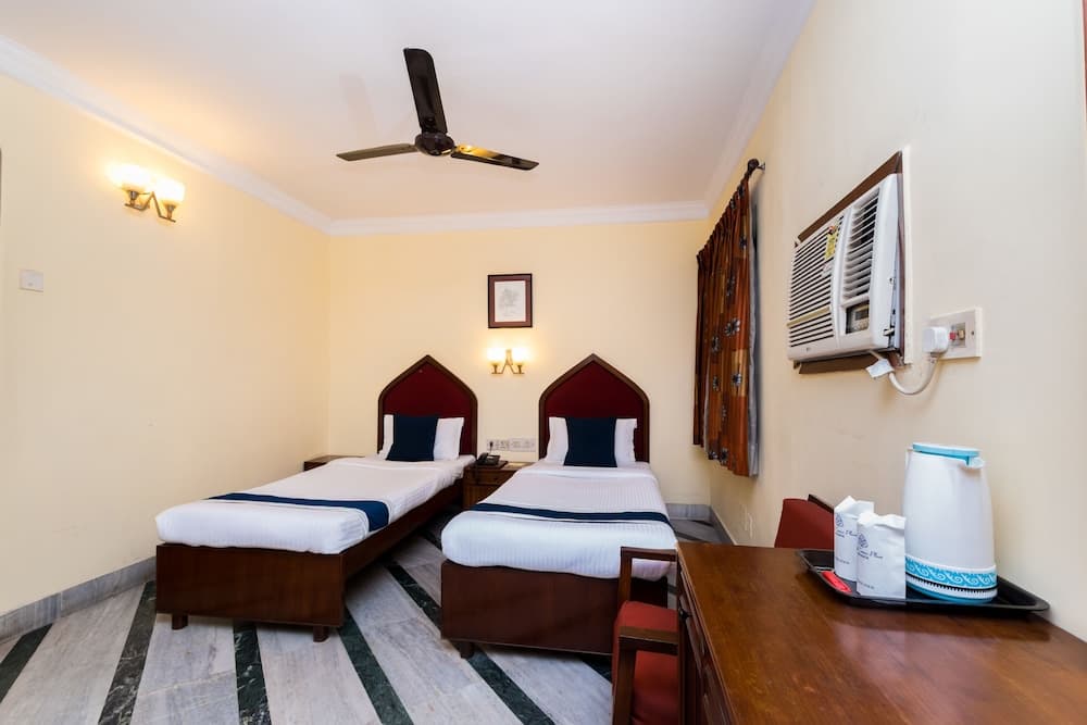 OYO 4621 Hotel Camac Plaza