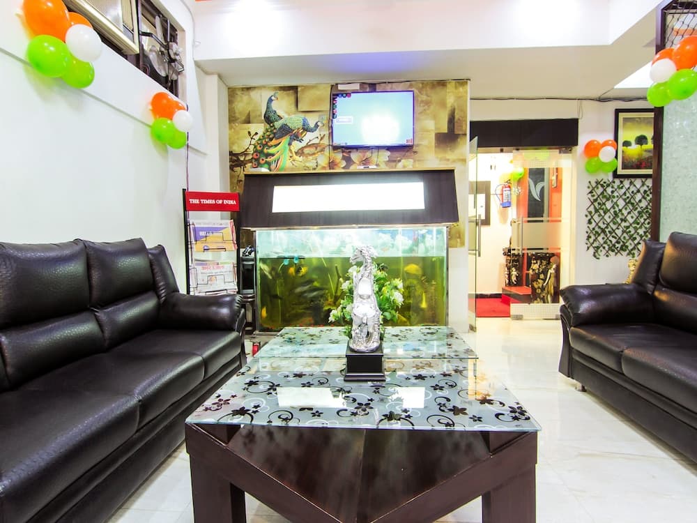 OYO 8680 Hotel Vaishnavi Inn