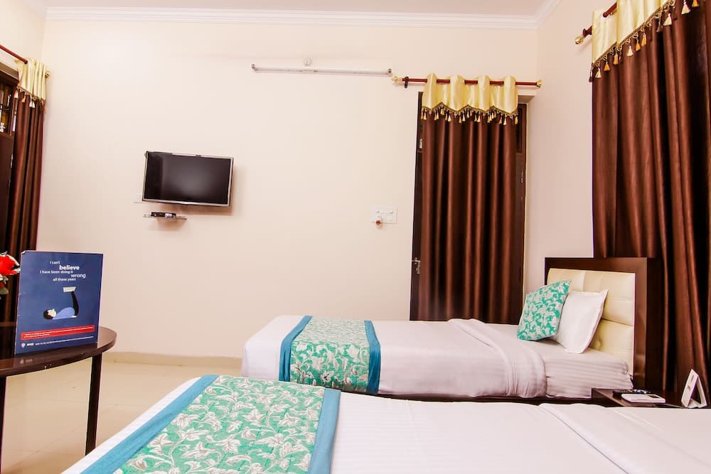 OYO 6842 Garden Gates Inn