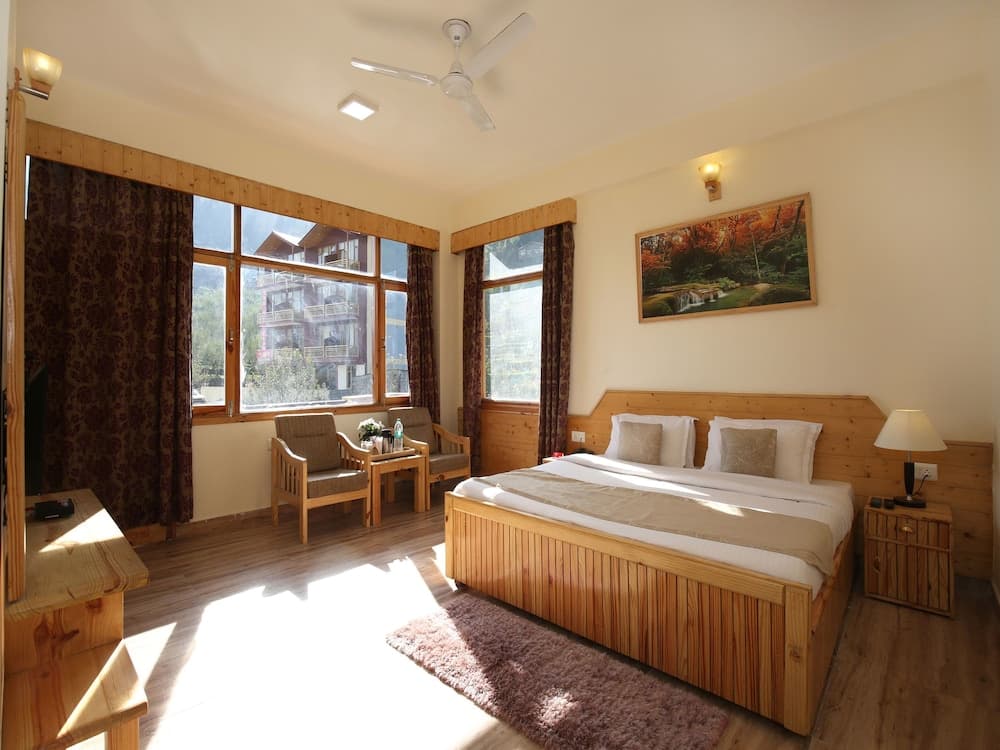 OYO 9995 Manali Plaza