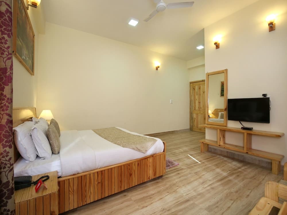 OYO 9995 Manali Plaza