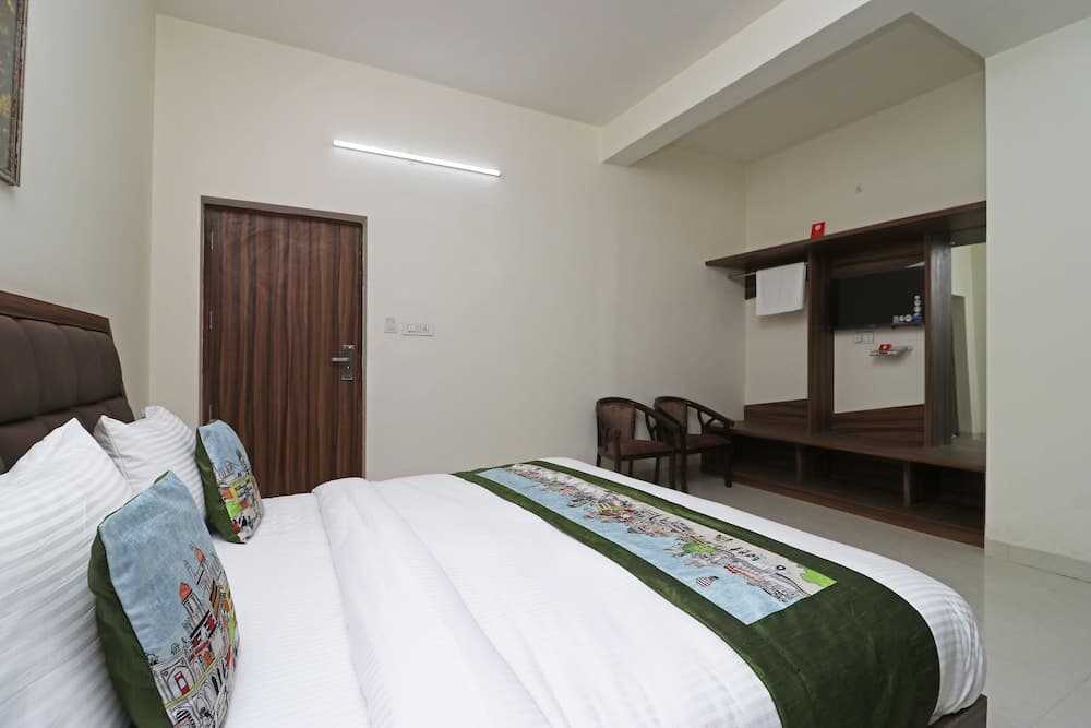 OYO 10213 Hotel Panache