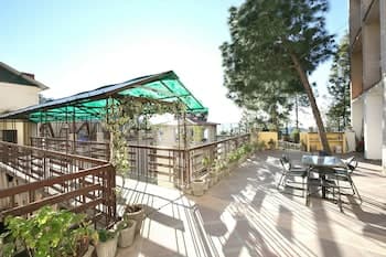 OYO 10985 Home Spacious 1BHK Barog