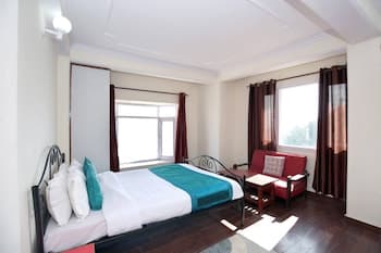 OYO Home 9897 Elegant 3BHK