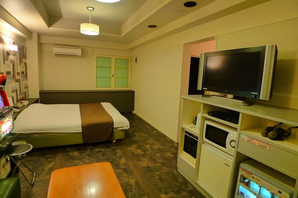 GOLF III Atsugi - Adults Only