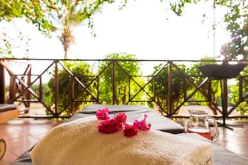 AJP Holidays - Porto Antigo 2 Beachfront Apartment