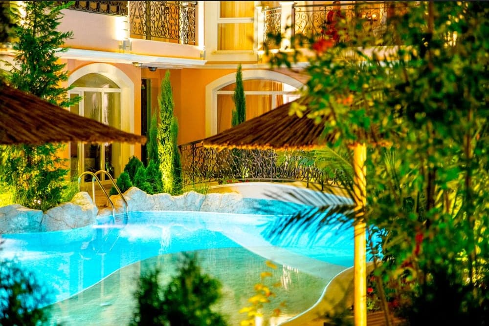 Romance Marine Hotel