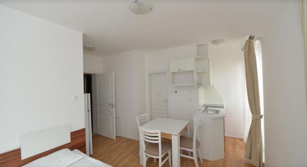 Romance Marine Hotel