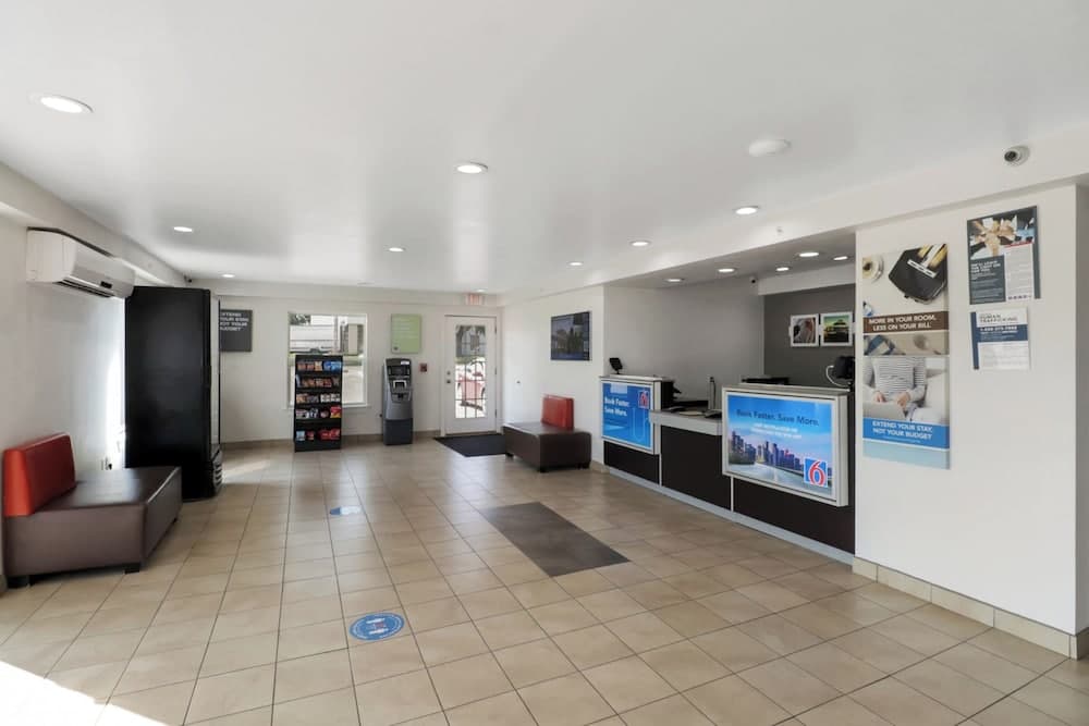 Studio 6 Bryan, TX - University Area