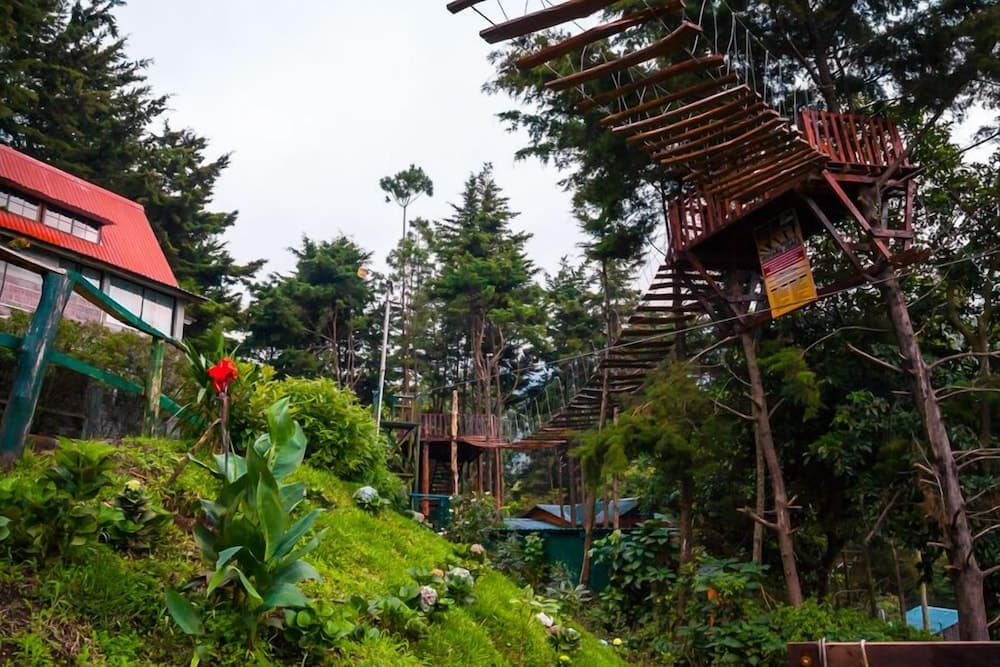 Paso Del Alaska Resort