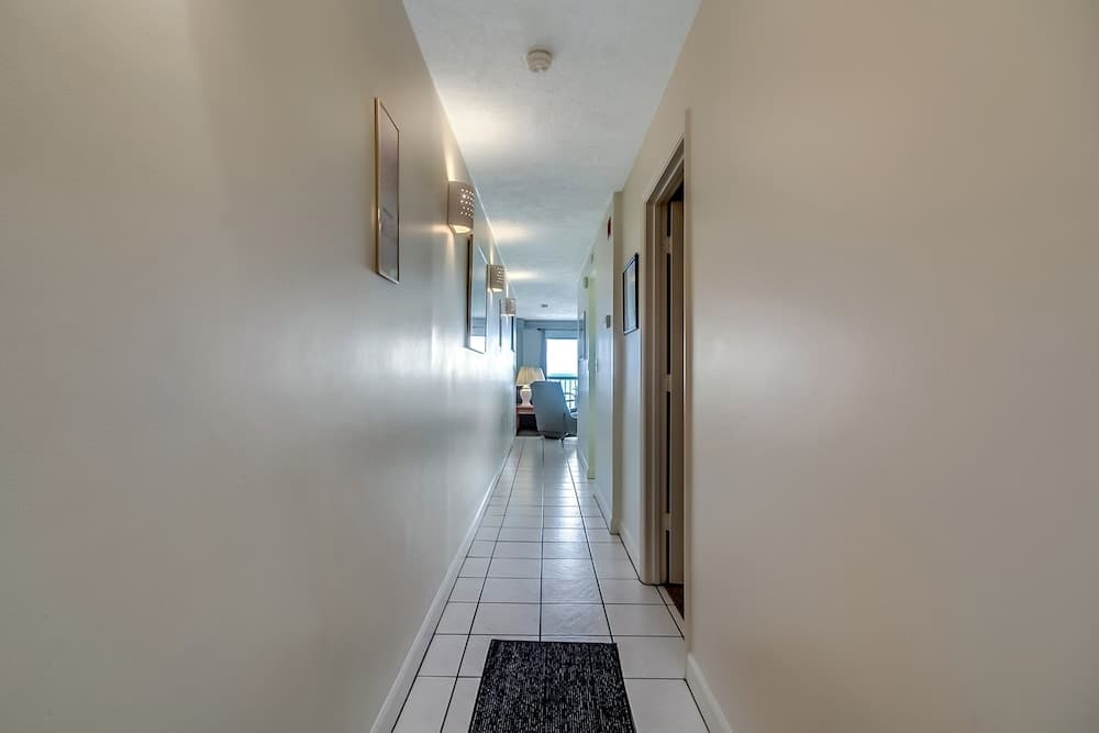 Crescent Towers by Condo-World