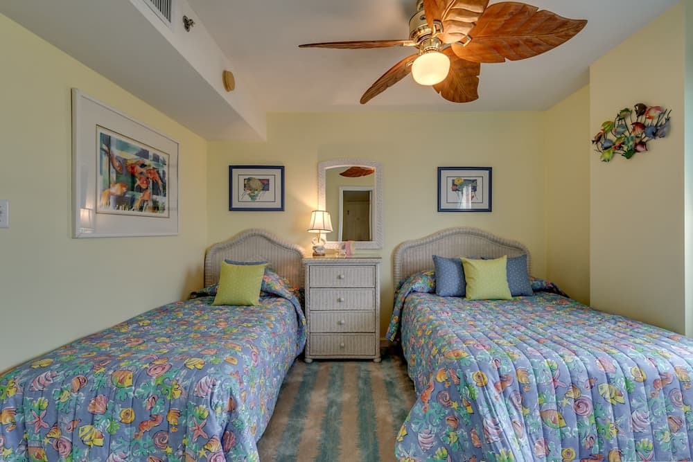 Emerald Cove by Condo-World