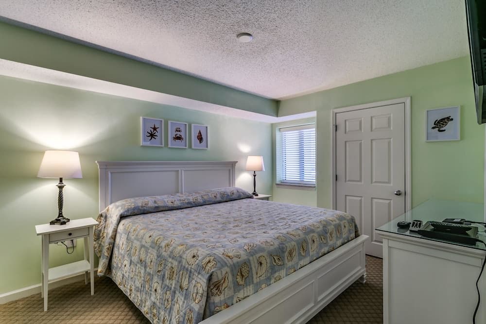 South Shore Villas by Condo-World