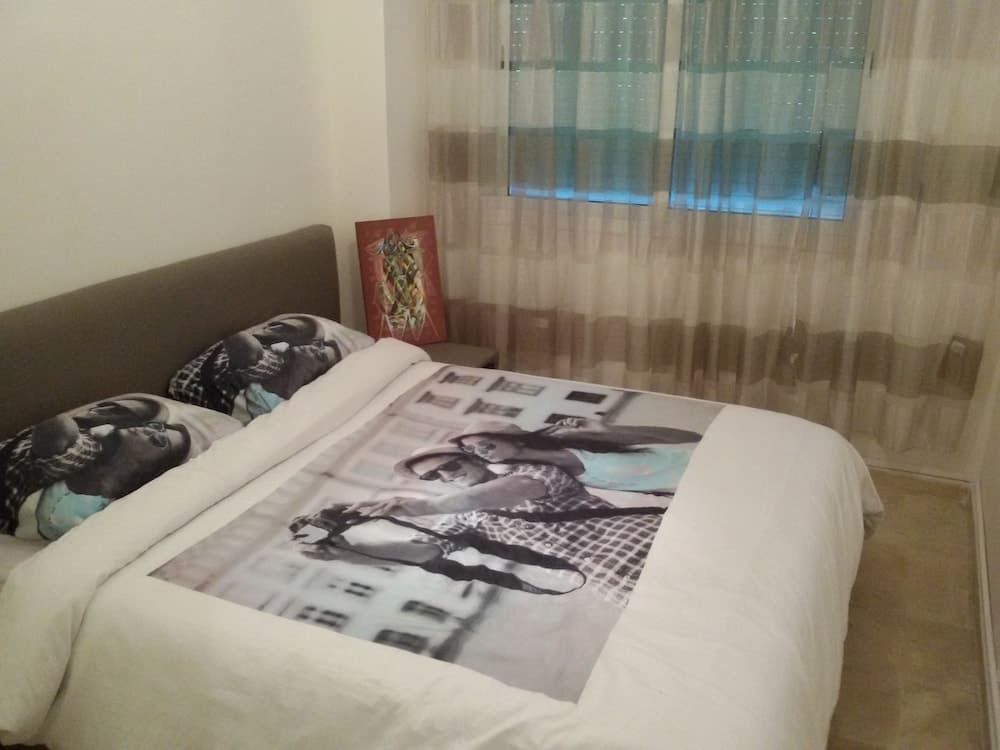 Spacious Apartment Downtown