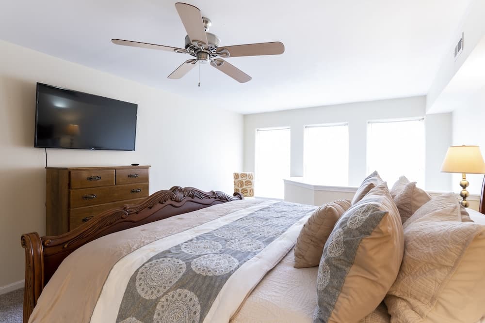 Lux Townhouse Walk to All