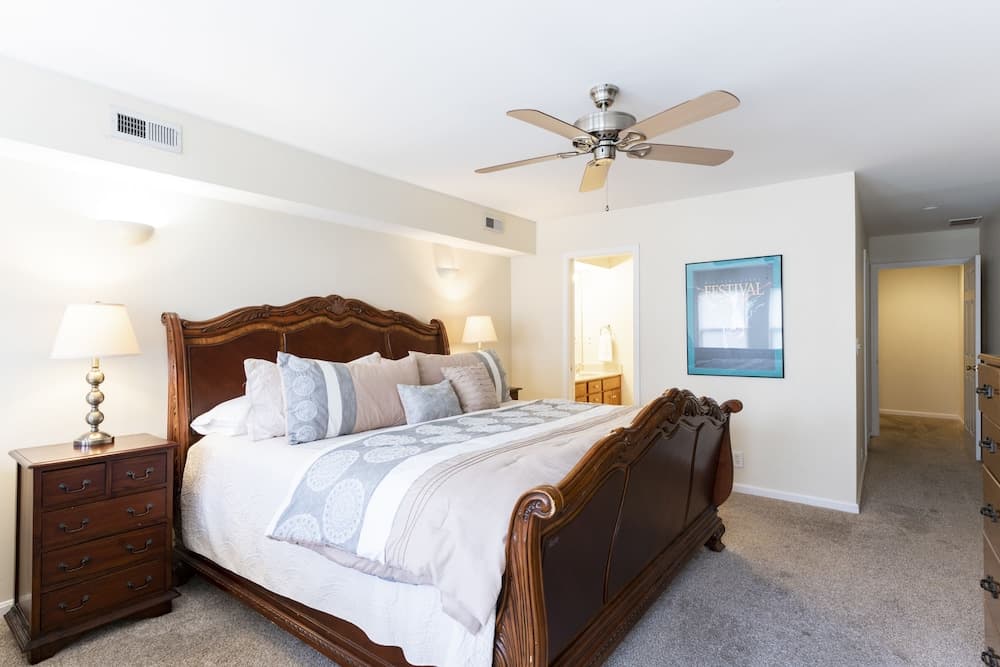 Lux Townhouse Walk to All