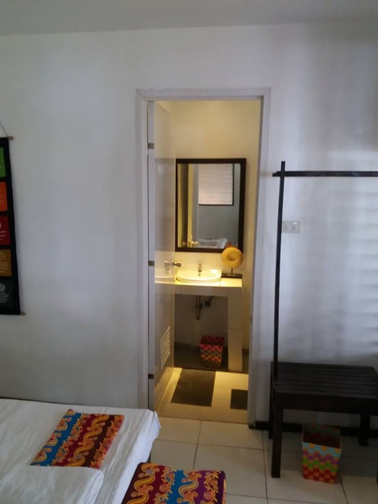 Peace & Love Beach Club