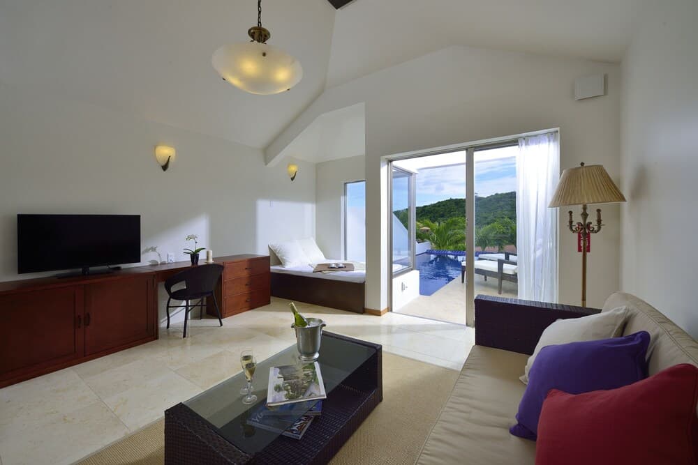 Pool Terrace Imgya Suite