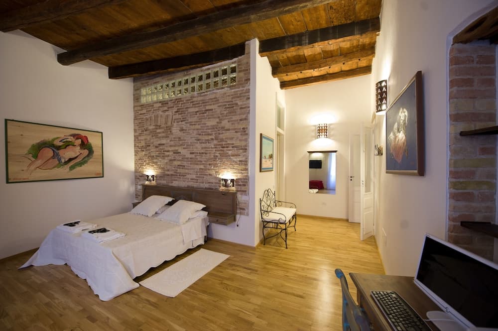 Castelletto Suites