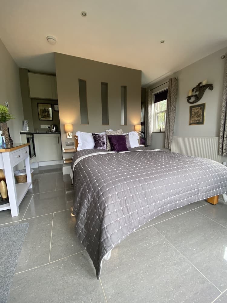 Downton Lodge Country B&B