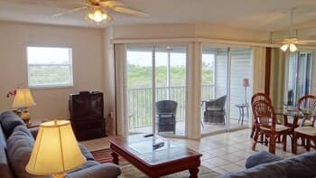 Sandy Pointe 203 2 Bedroom Condo by Redawning