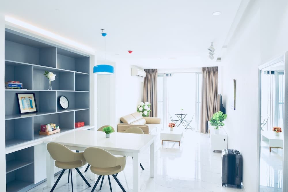 La Rose Great view 14th 2 Br. Apartment