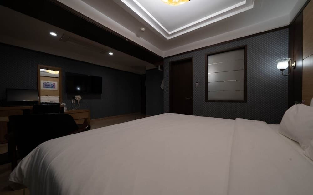 Central Tourist Hotel