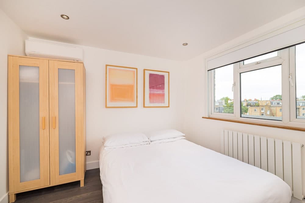 Bright Aircon Apt Earls Court London