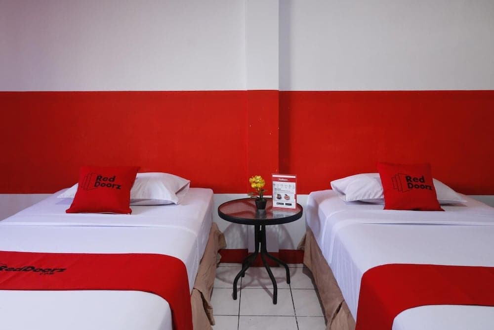 RedDoorz Plus @ Samratulangi Manado