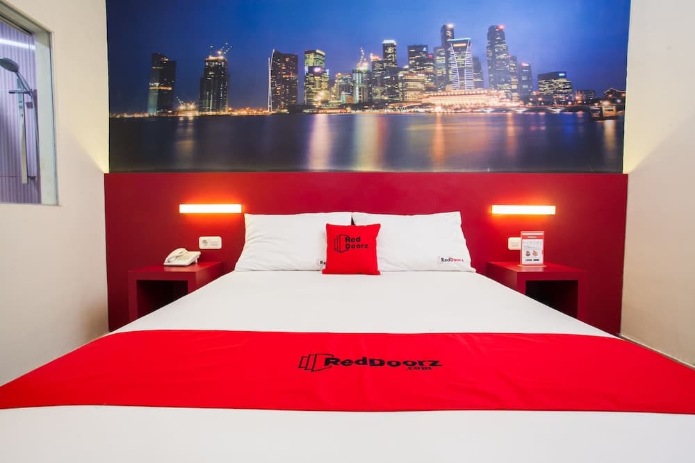 RedDoorz near Hawaii Water Park