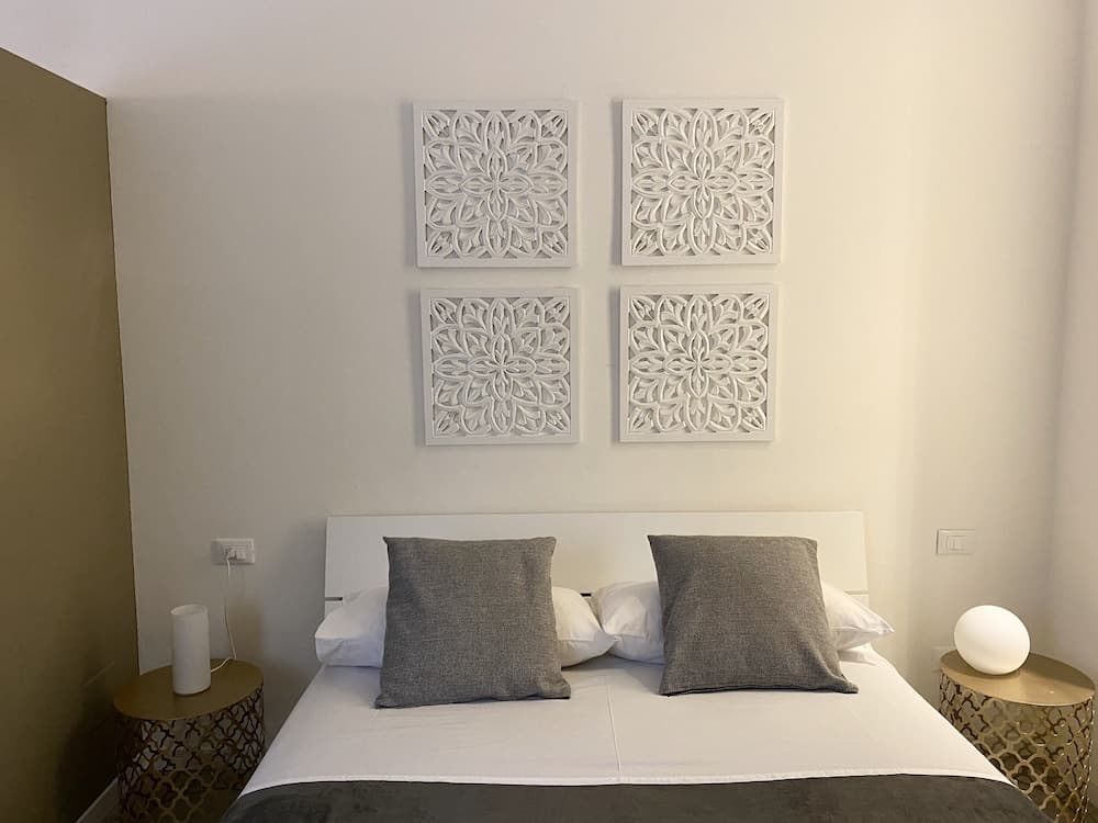 Fashion Elvira House 2