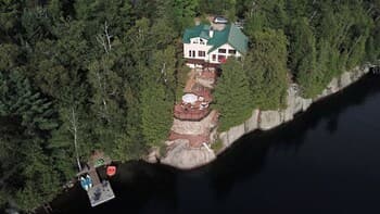 Duhamel Rock Cliff 3-Bedroom Waterfront Chalet