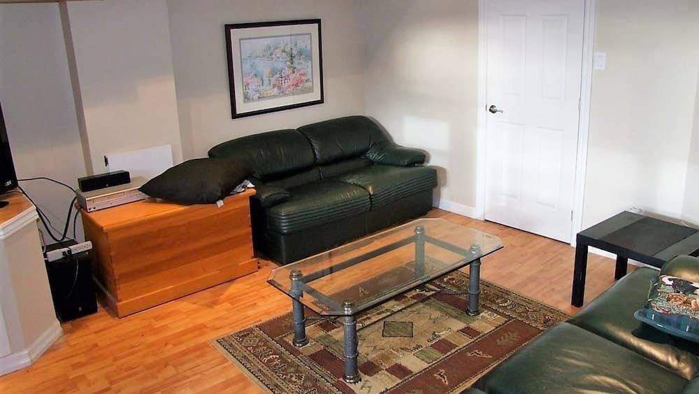 Duhamel Rock Cliff 3-Bedroom Waterfront Chalet