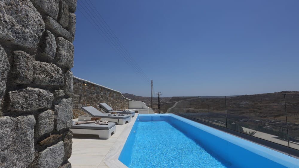 Luxury Villas by Live&Travel