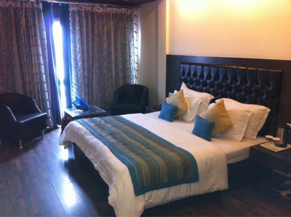 Hotel Midtown by Royal Collection